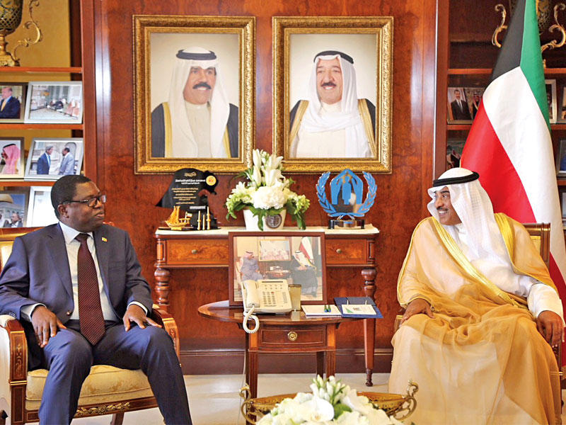 صباح الخالد مستقبلا وزير خارجية زامبيا أمس 