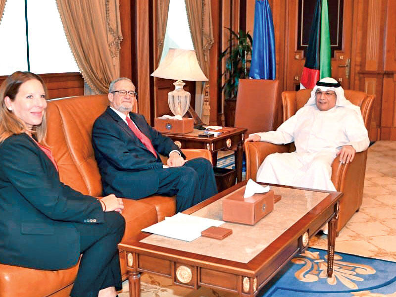 الجراح أثناء استقباله السفير الأميركي أمس