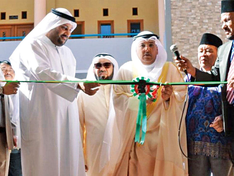 العمار مفتتحاً أحد المشروعين 