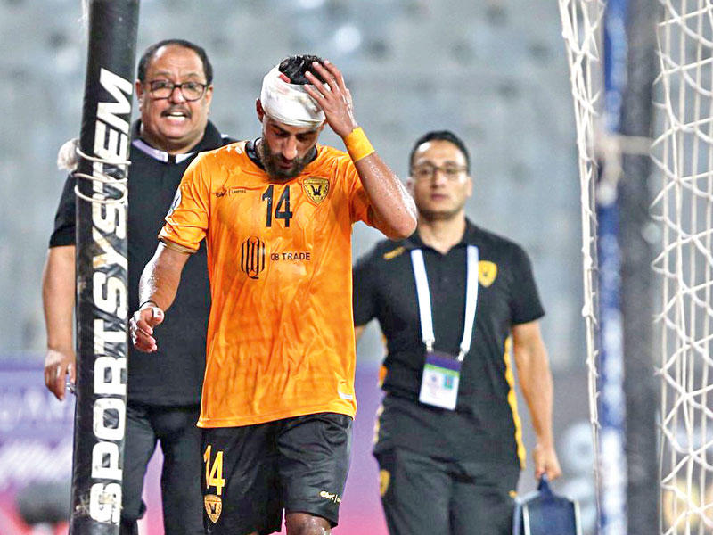 رضا هاني لحظة خروجه مصاباًn