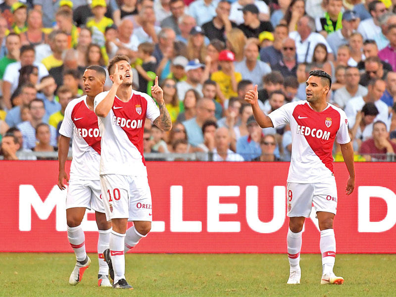 احتفال يوفيتيتش بهدفه في مرمى نانت