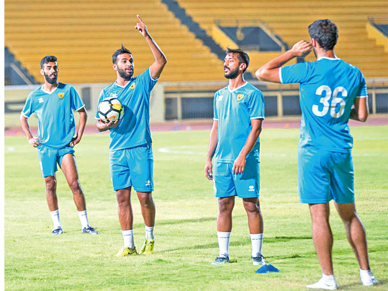 لاعبو القادسية في تدريب الفريق أمس الأولn