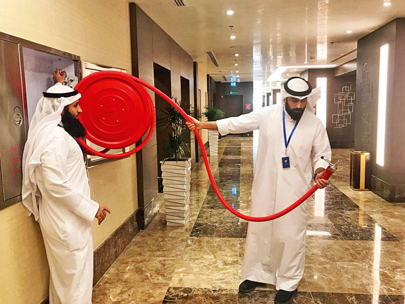 جانب من تفقد إجراءات السلامة في بعثة الحج الكويتية