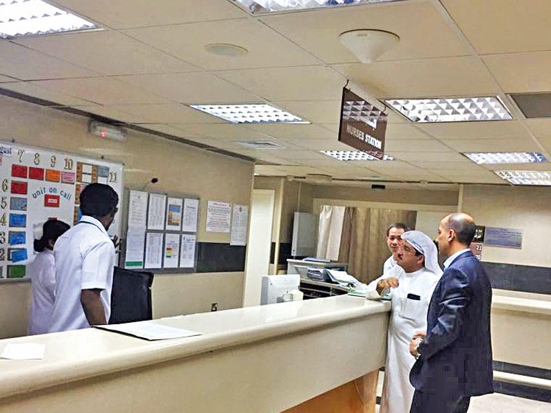 مصطفى رضا يتفقد أحد الأجنحة في «الأميري»