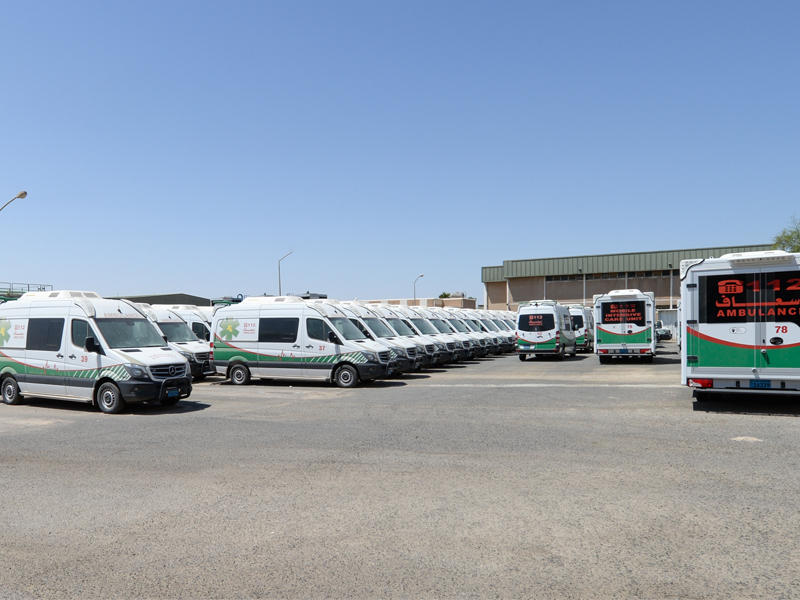 عشرات من سيارات الإسعاف غير الصالحة للاستخدام في مخازن وزارة الصحة