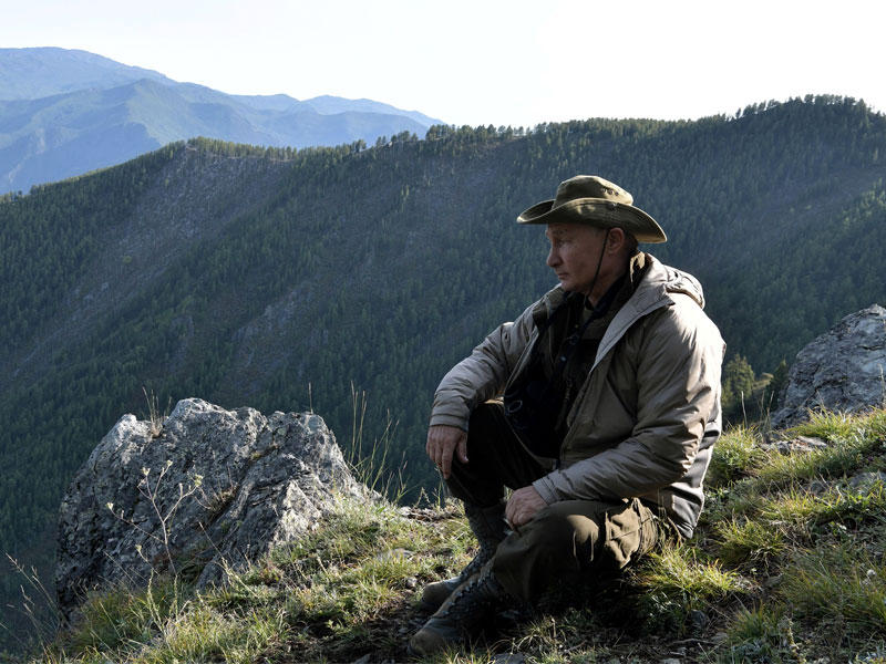  بوتين في منطقة توفا جنوب سيبيريا أمس الأول (رويترز)