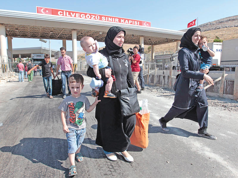 جانب من اللاجئين السوريين داخل الأراضي التركيةn