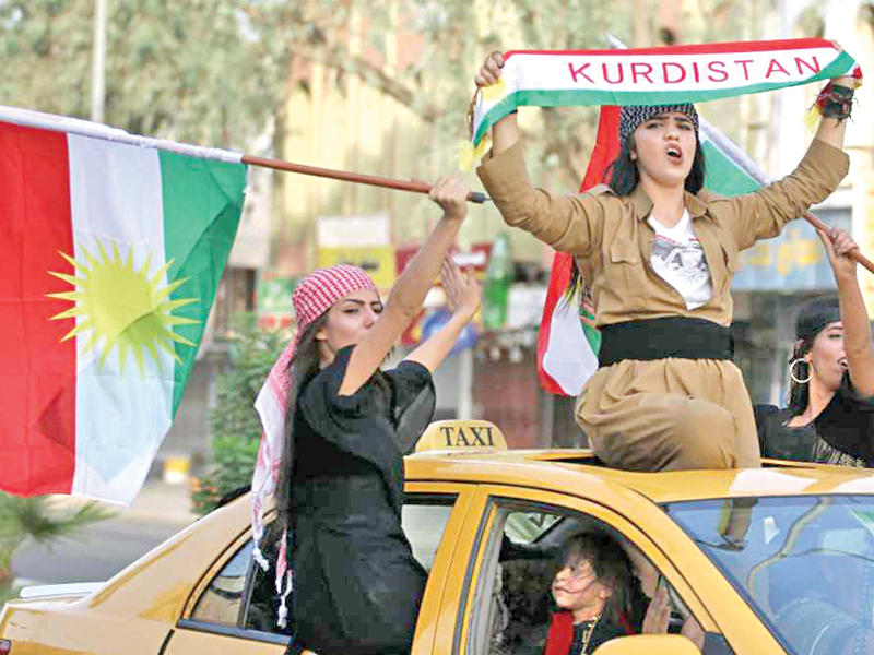 كرديات من إيران يطالبن بتقرير المصير