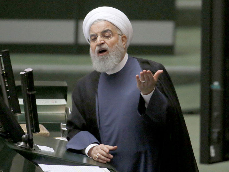 روحاني خلال استجوابه في مجلس الشورى الإسلاميn