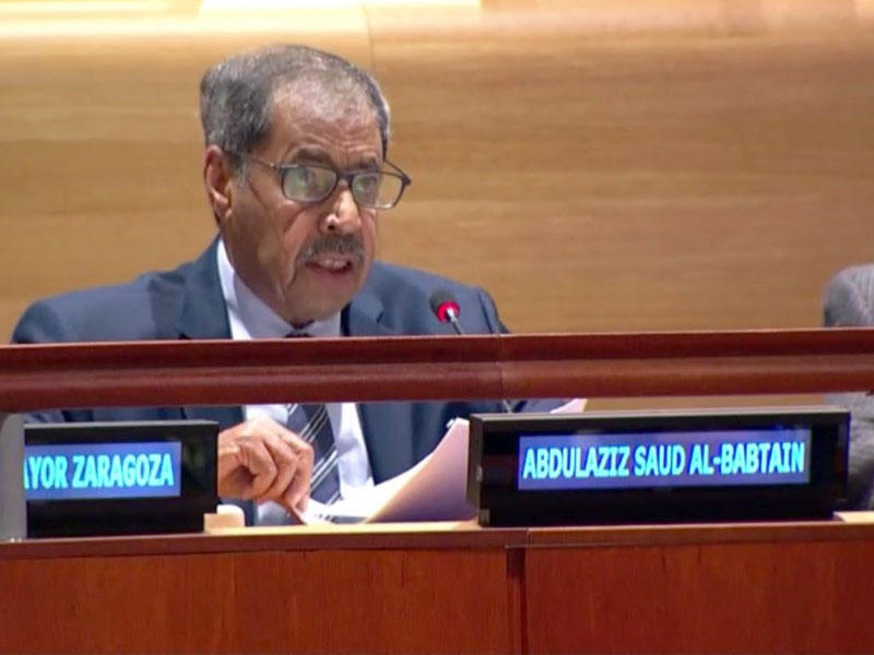 رئيس مؤسسة (عبدالعزيز سعود البابطين) الثقافية عبدالعزيز البابطين أثناء إلقاء كلمته في الجمعية العامة للأمم المتحدة