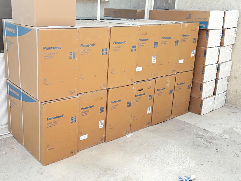 جانب من أجهزة التكييف الجديدة التي تعاقدت عليها وزارة التربية