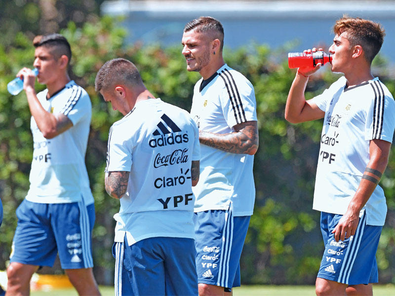 جانب من تدريبات المنتخب الأرجنتيني