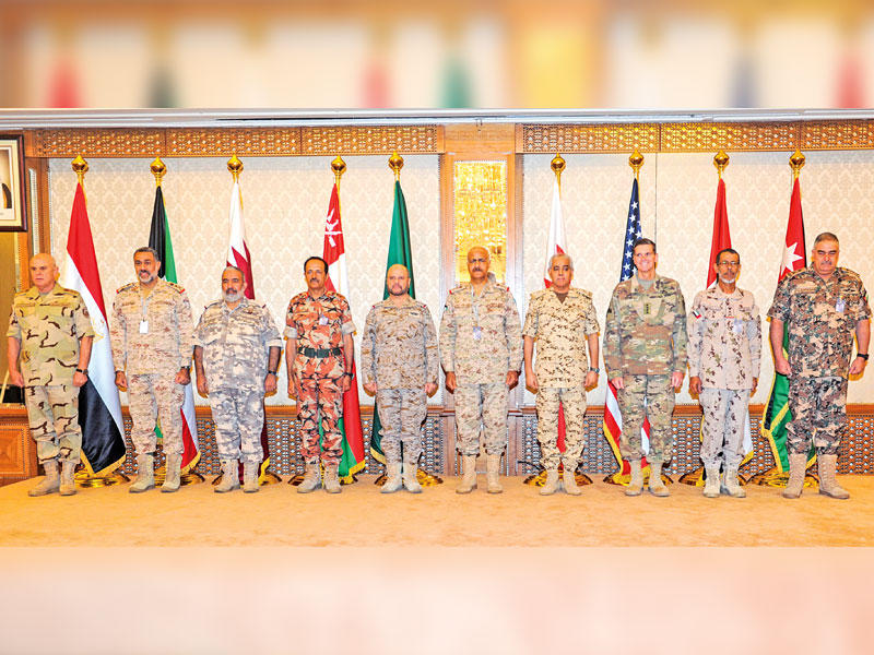 الخضر متوسطاً رؤساء أركان الجيوش الخليجية والأميركي والأردني والمصري