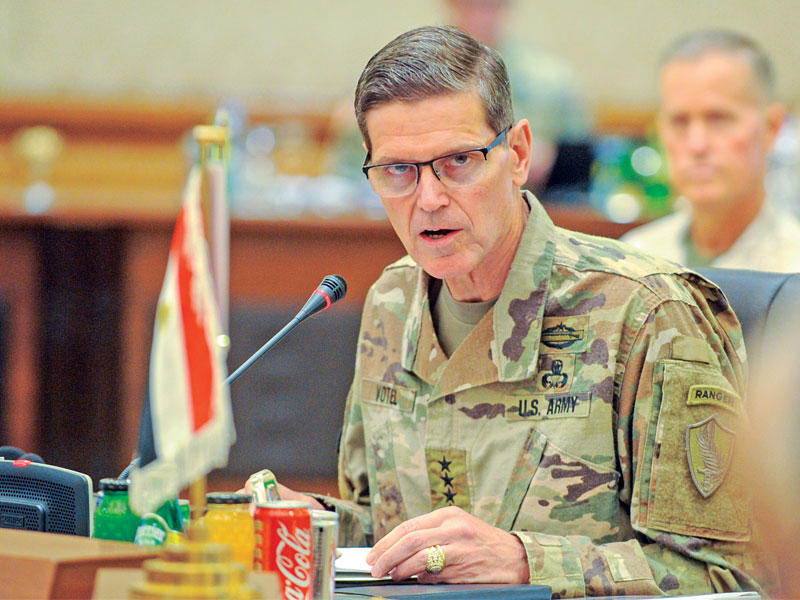 قائد القيادة المركزية الأميركية الجنرال جوزف فوتيلn