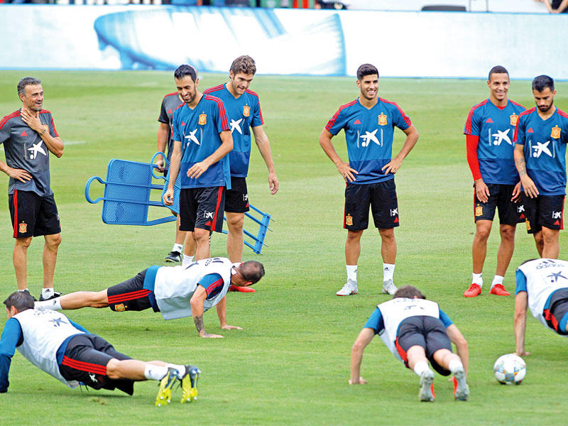جانب من تدريبات المنتخب الإسباني