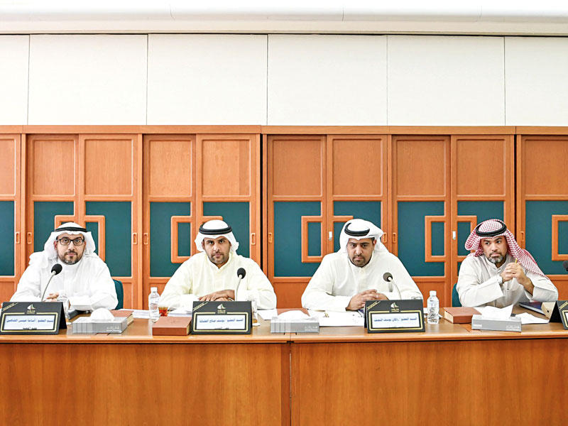 اجتماع سابق للجنة تحسين بيئة الأعمال