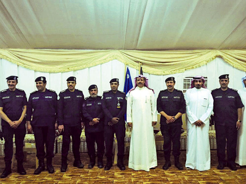 النواف متوسطا عدداً من رجال الإطفاء