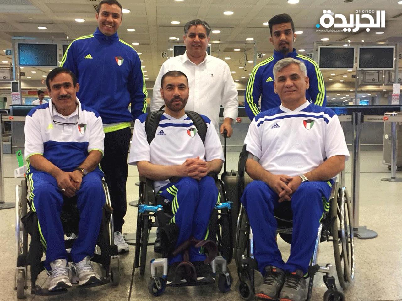  نائب رئيس النادي الكويتي الرياضي للمعاقين و رئيس الوفد الكويتي المشارك بالبطولة ناصر العجمي مع اللاعبين والوفد