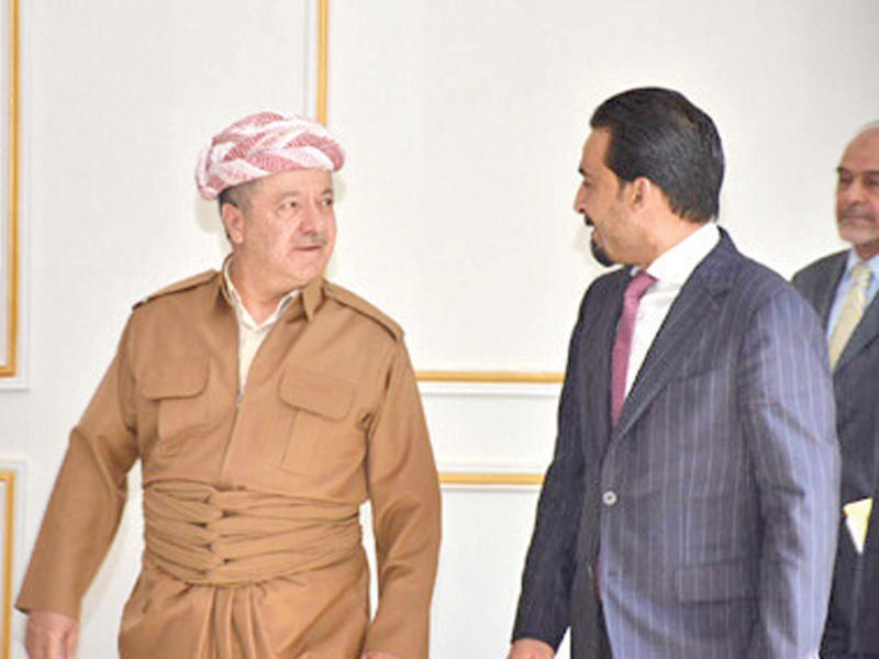 البارزاني مستقبلاً الحلبوسي في أربيل أمس 