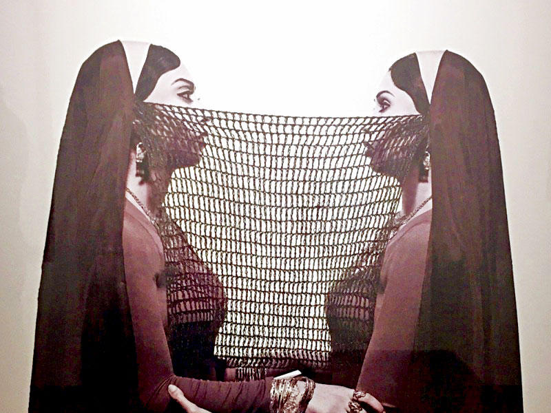 من معرض «ريا وسكينة»