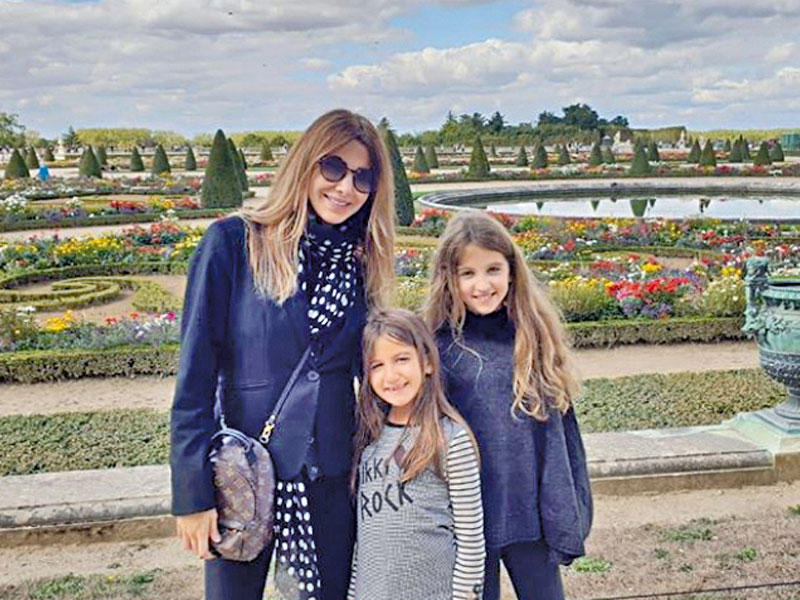 نانسي عجرم وابنتاها