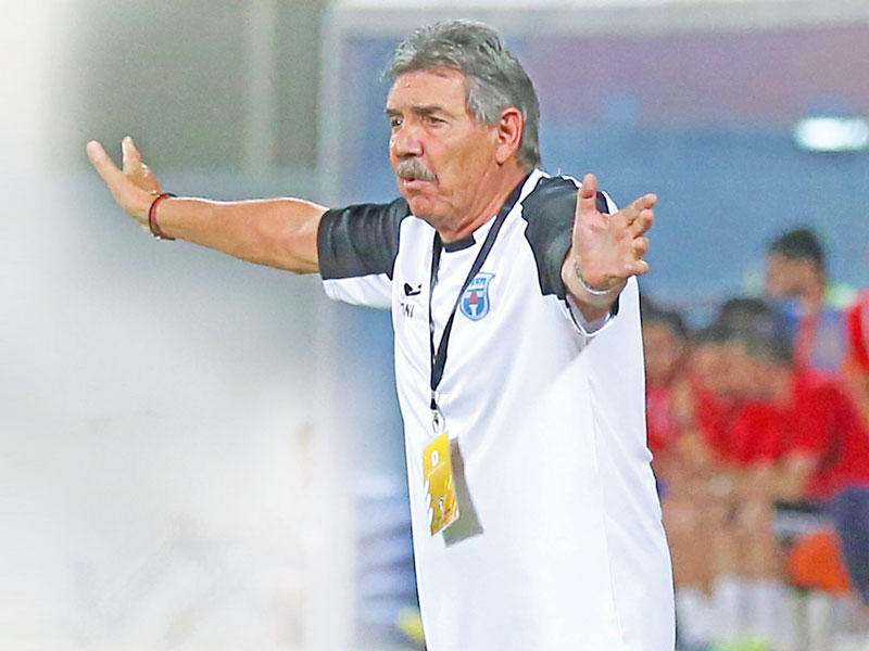 توني أوليفيرا مدرب كاظمة