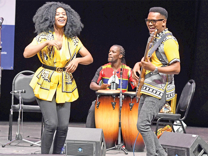 جانب من الحفل الموسيقي 