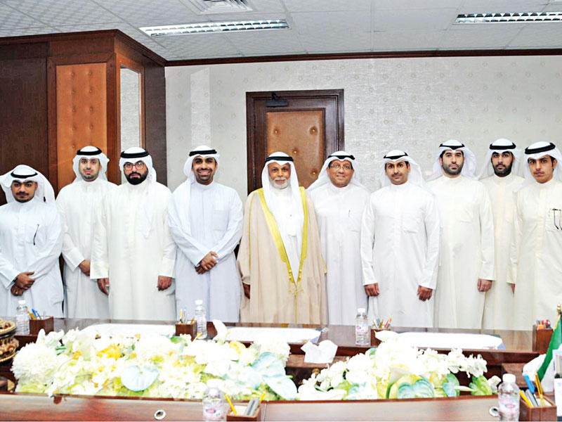 المطاوعة متوسطاً قضاة «الكلية»