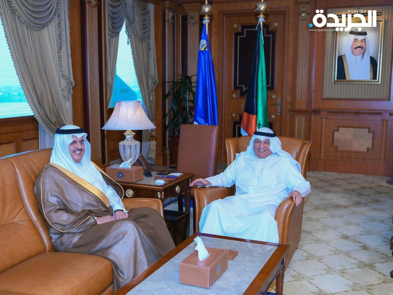 الجراح مستقبلاً سفير السعودية لدى الكويت الأمير سلطان بن سعد بن خالد