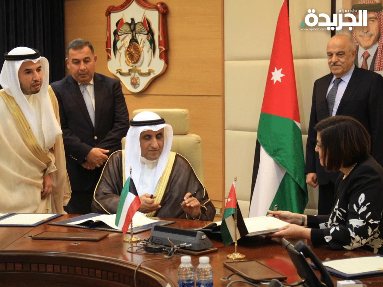  مدير عام الصندوق للتنمية الاقتصادية العربية عبد الوهاب البدر و وزيرة التخطيط الاردنية ماري قعوار خلال حفل التوقيع