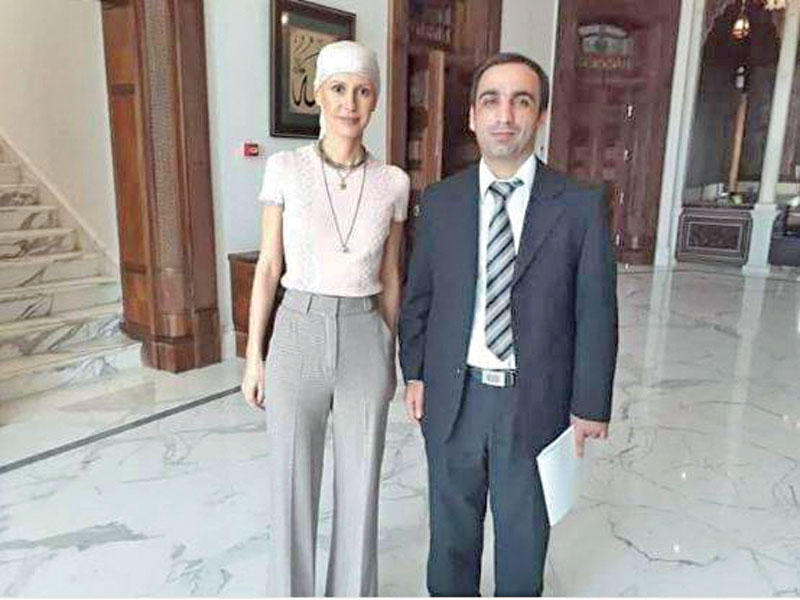 تداولت صفحات مؤيدة للنظام صورة حديثة لزوجة الرئيس السوري بشار الاسد بعد خضوعها للعلاج بسبب إصابتها بسرطان الثدي 