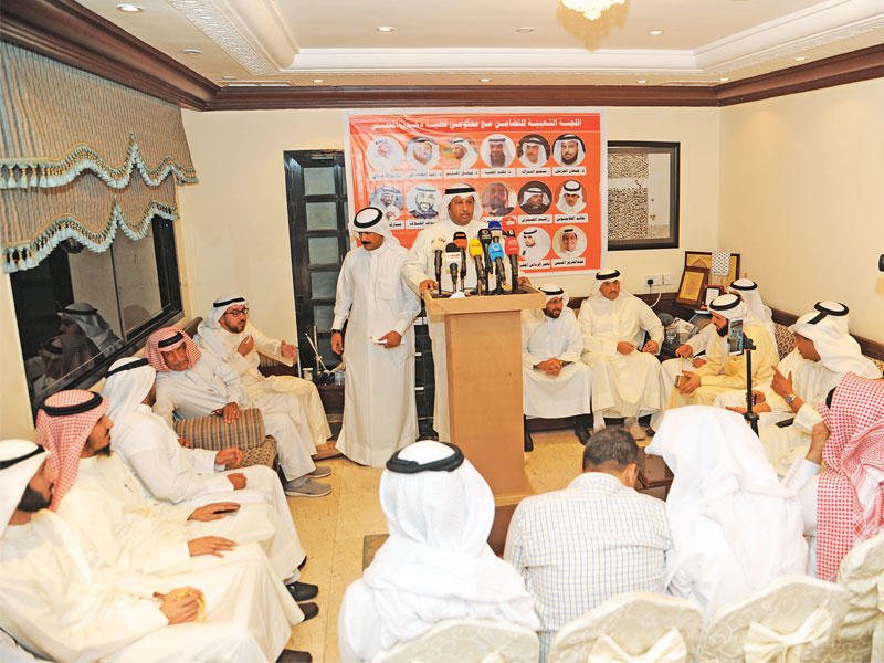 السبيعي متحدثاً في ندوة ديوان الطبطبائي