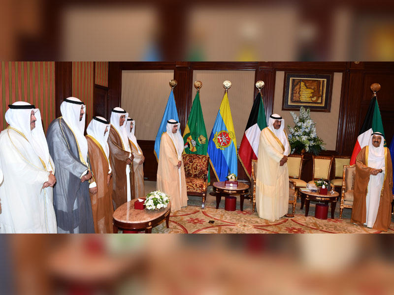 الأمير مستقبلاً الخالد والوزراء المفوضين ورؤساء البعثات الدبلوماسية الجدد أمسn