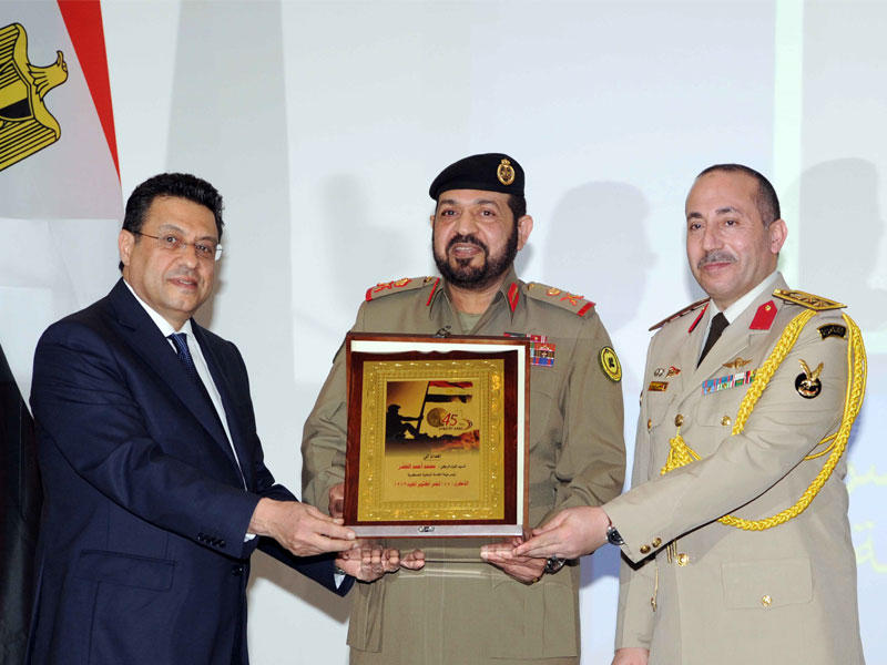 تكريم رئيس هيئة الخدمات الوطنية العسكرية الكويتي اللواء محمد الخضر