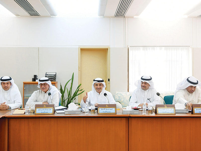 لجنة الأولويات في اجتماع سابق