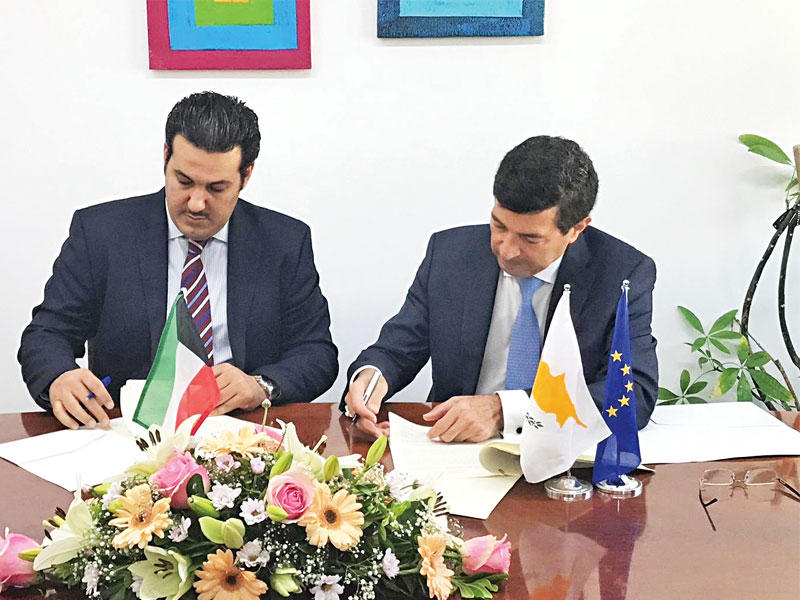 جانب من توقيع الطيران المدني للاتفاقية