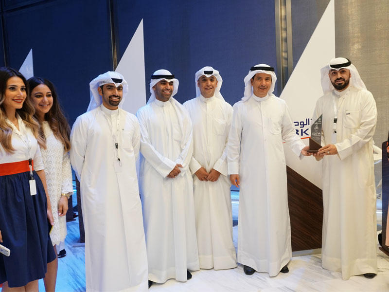 د. يوسف الإبراهيم مكرِّماً «الوطني»