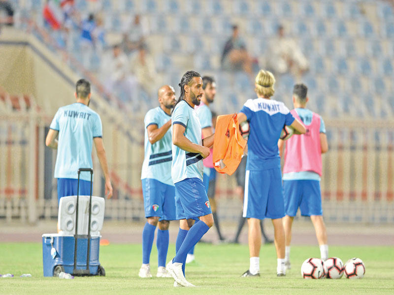 لاعبو الأزرق في اللقاء الأخير مع لبنان