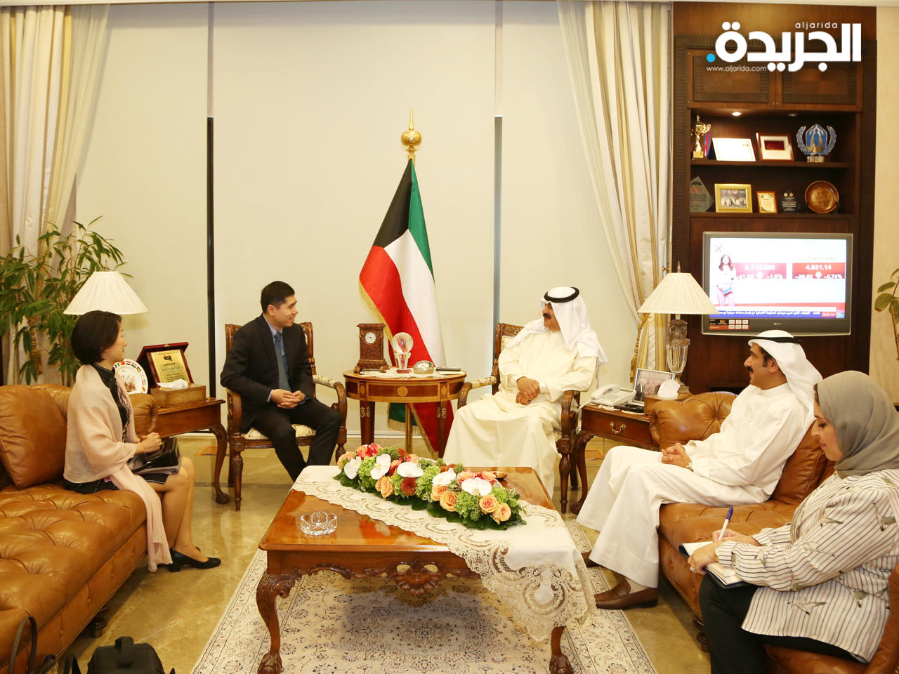  نائب وزير الخارجية خالد الجارالله يلتقي مع سفير جمهورية الصين الشعبية لدى البلاد وانغ دي