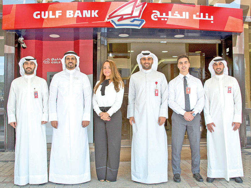 صورة جماعية لخريجي «أجيال» مع جنة المطر