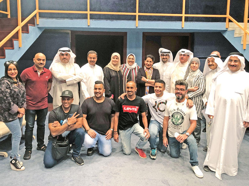 المبارك يتوسط نجوم العمل الصالح وسعاد والعقل وعبد الإمام