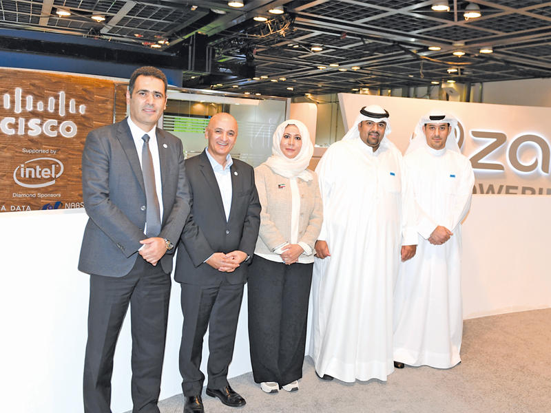 الروضان تتوسط حمد المرزوق ونواف الغربللي وعلي عامر وجهاد خوري 