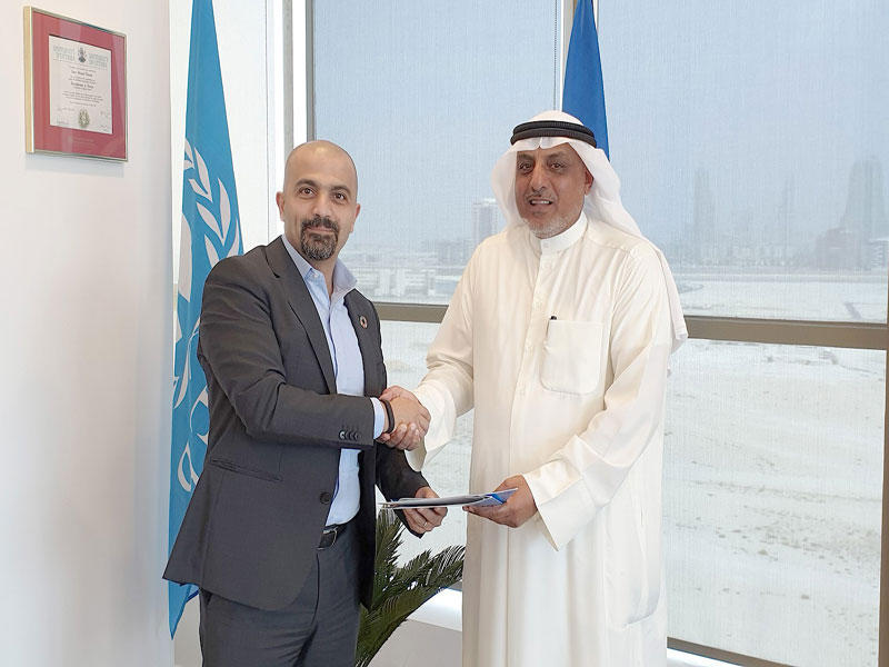 جانب من مراسم توقيع المبرة التطوعية البيئية الكويتية مذكرة تفاهم مع المكتب الاقليمي للامم المتحدة للبيئة في غرب آسيا لتعزيز التعاون المشترك ضمن الحملة العالمية (بحار نظيفة)