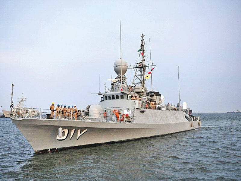 بارجة سعودية خلال انطلاق مناورات «جسر 19» بين المنامة والرياض لرفع مستوى الجاهزية القتالية لمواجهة أي تحديات تواجه المنطقةt (واس)