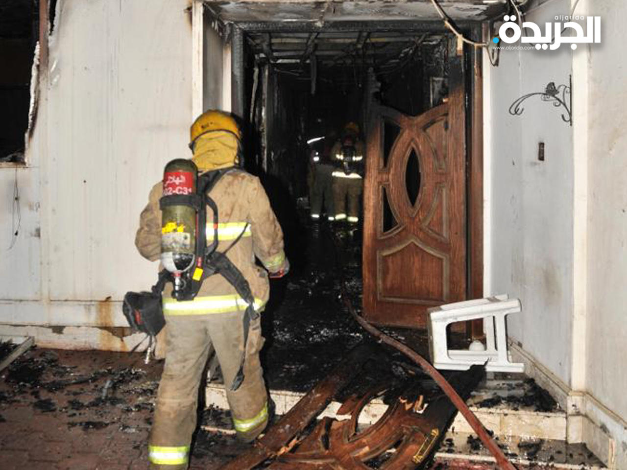 جانب من إخماد حريق غرفة العمليات