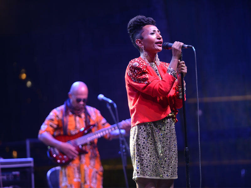 السارة أثناء الأمسية