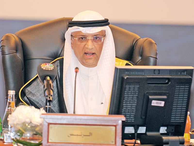 الملحم خلال الاجتماع