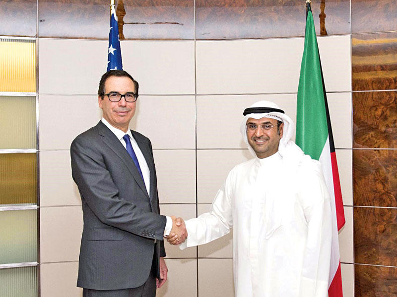 الحجرف خلال لقائه منوتشين