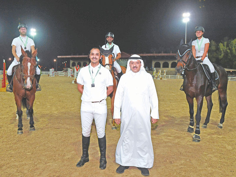 رئيس نادي الكويت للفروسية جاسم الخرافي يكرم الأبطال