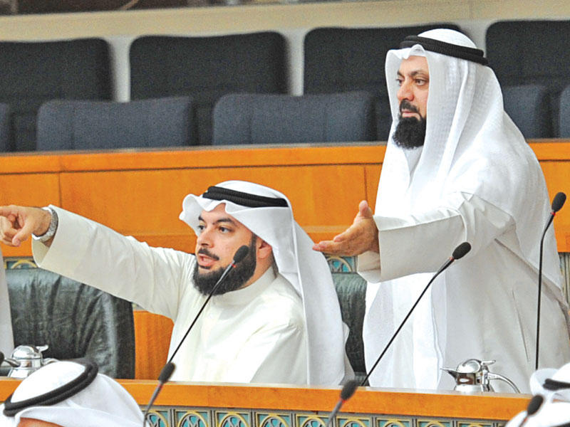 الحربش والطبطبائي في إحدى الجلسات